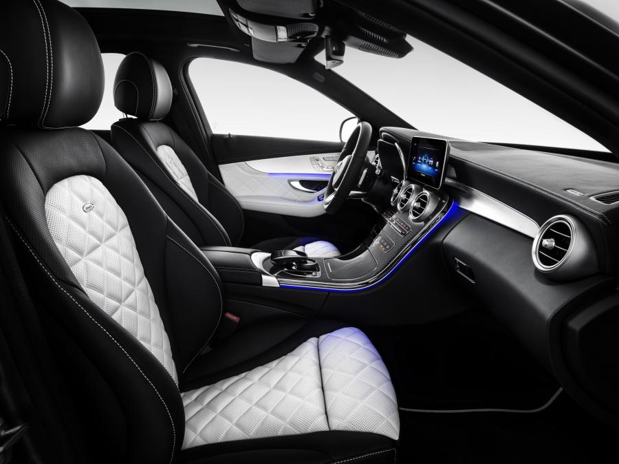 Интерьер Mercedes-Benz C300 AMG Line (W205) 2018 года  (WW) (фото 4 из 4)